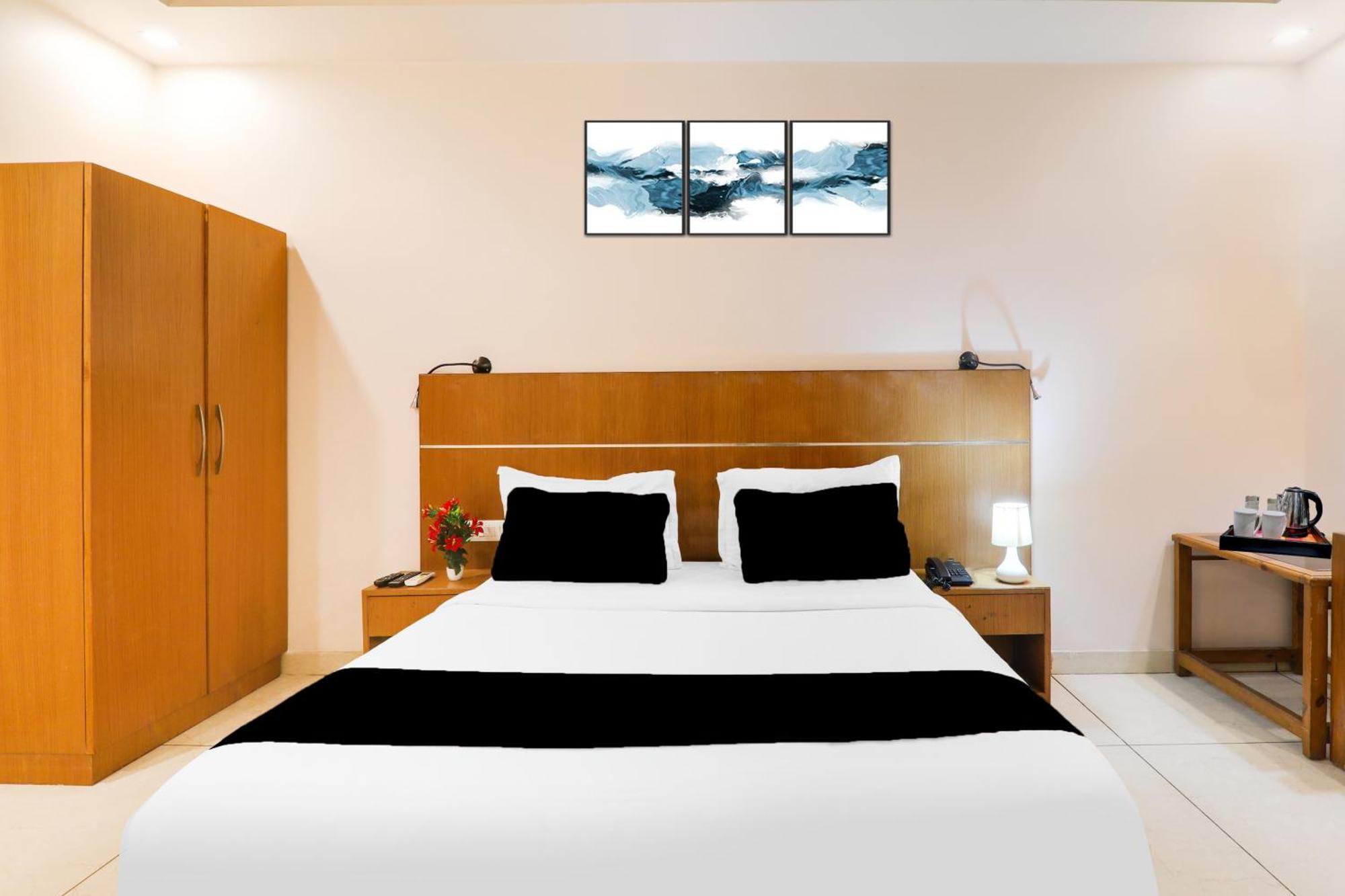 Super Townhouse Viraj Khand Formerly Veridian Inn Chinhat Exterior foto