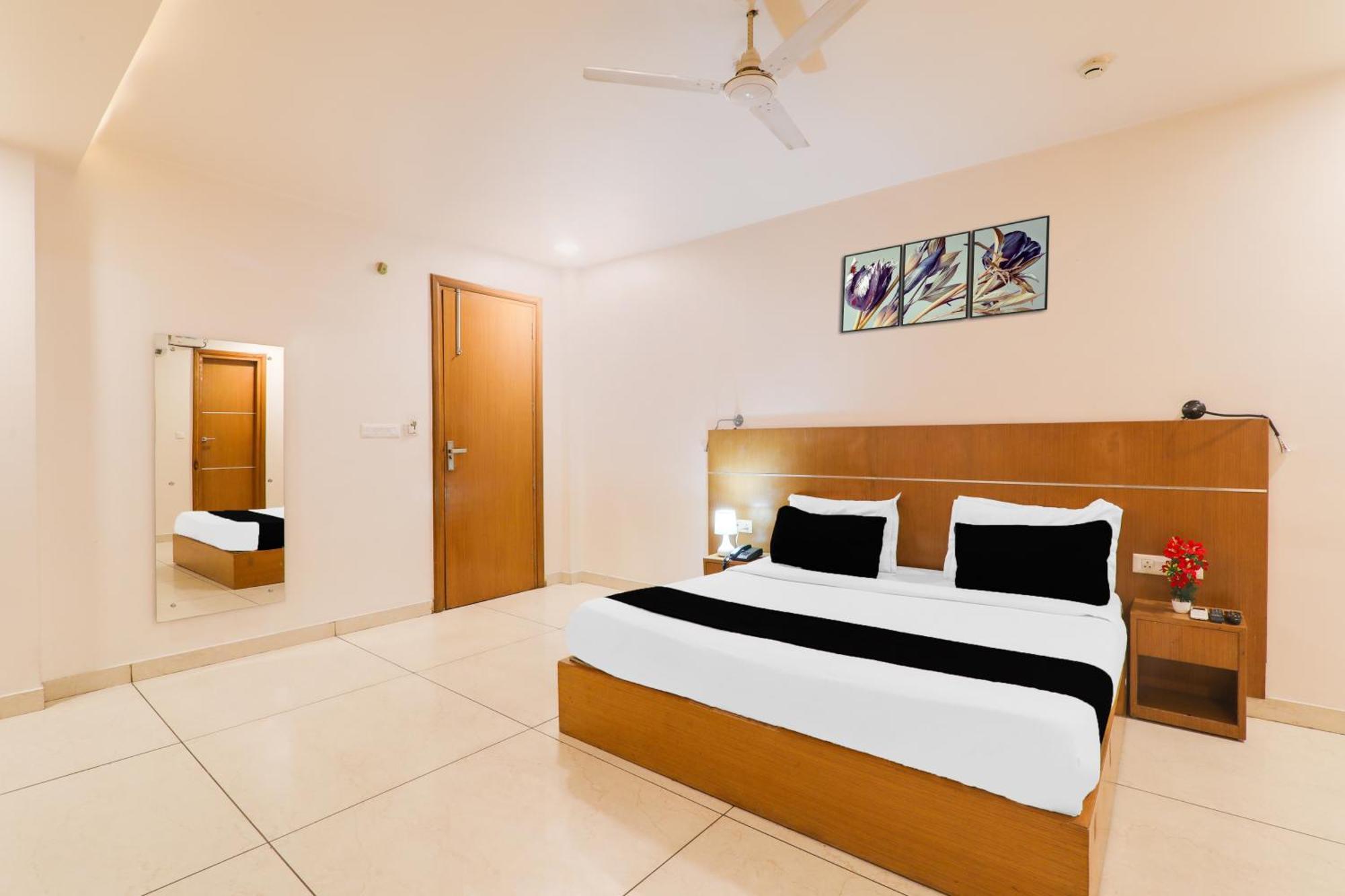 Super Townhouse Viraj Khand Formerly Veridian Inn Chinhat Exterior foto